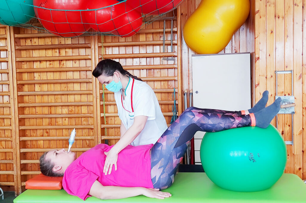 Covidových pacientov učíme znova dýchať, rehabilitácia je na prvom mieste