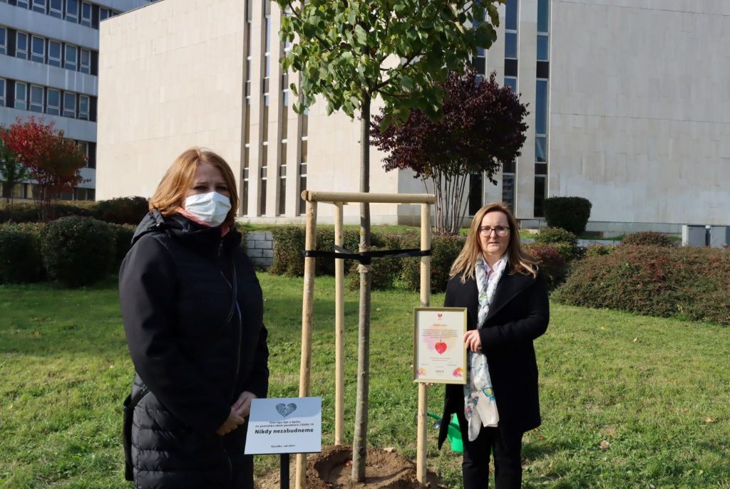 Kellnerová vľavo_Baraníková vpravo