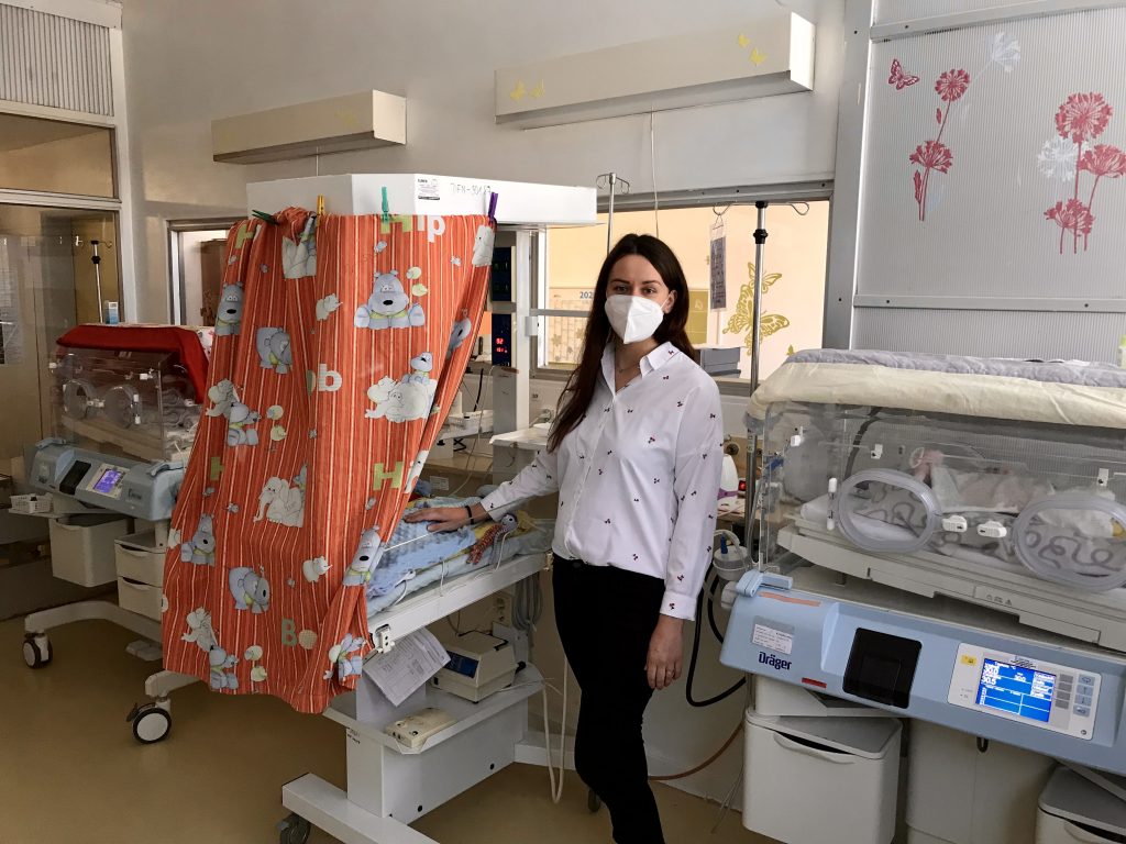 MAMKA VERONIKA A jej 4 PREDCASNIATKA V INKUB