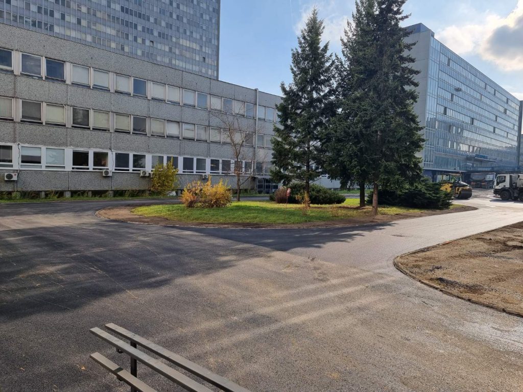 Zrekonštruované parkovisko na Tr. SNP