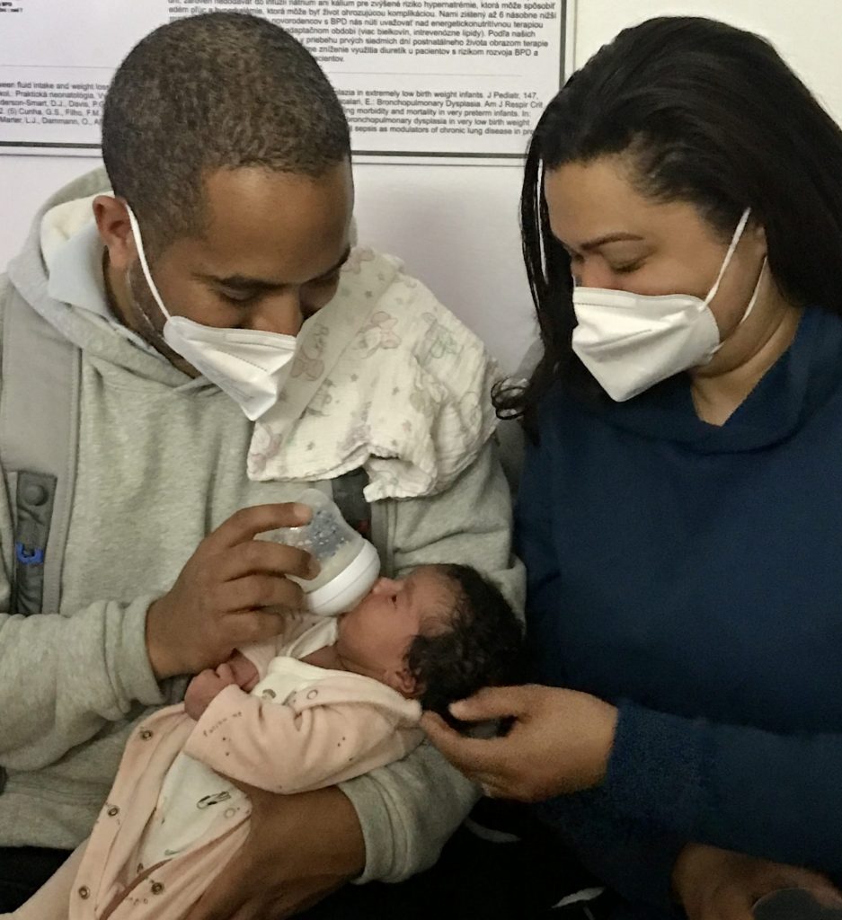 francúzsky pár s malou JOY