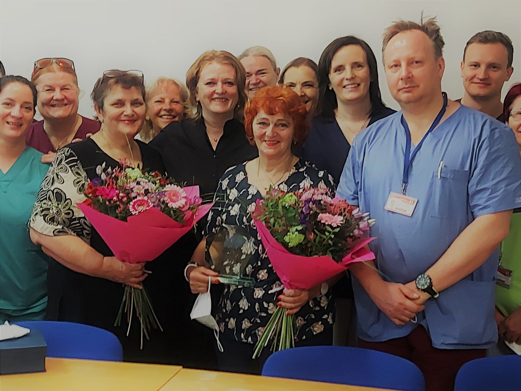 sestry Gitka a Anicka s kolektivom kolektive