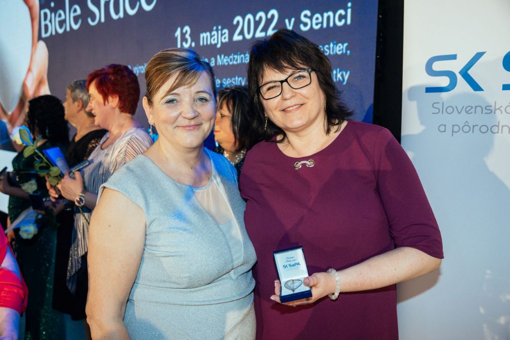 Prezidentka SK SaPA SR, p. Lazorová a neonatologická sestra UNLP p. Minova