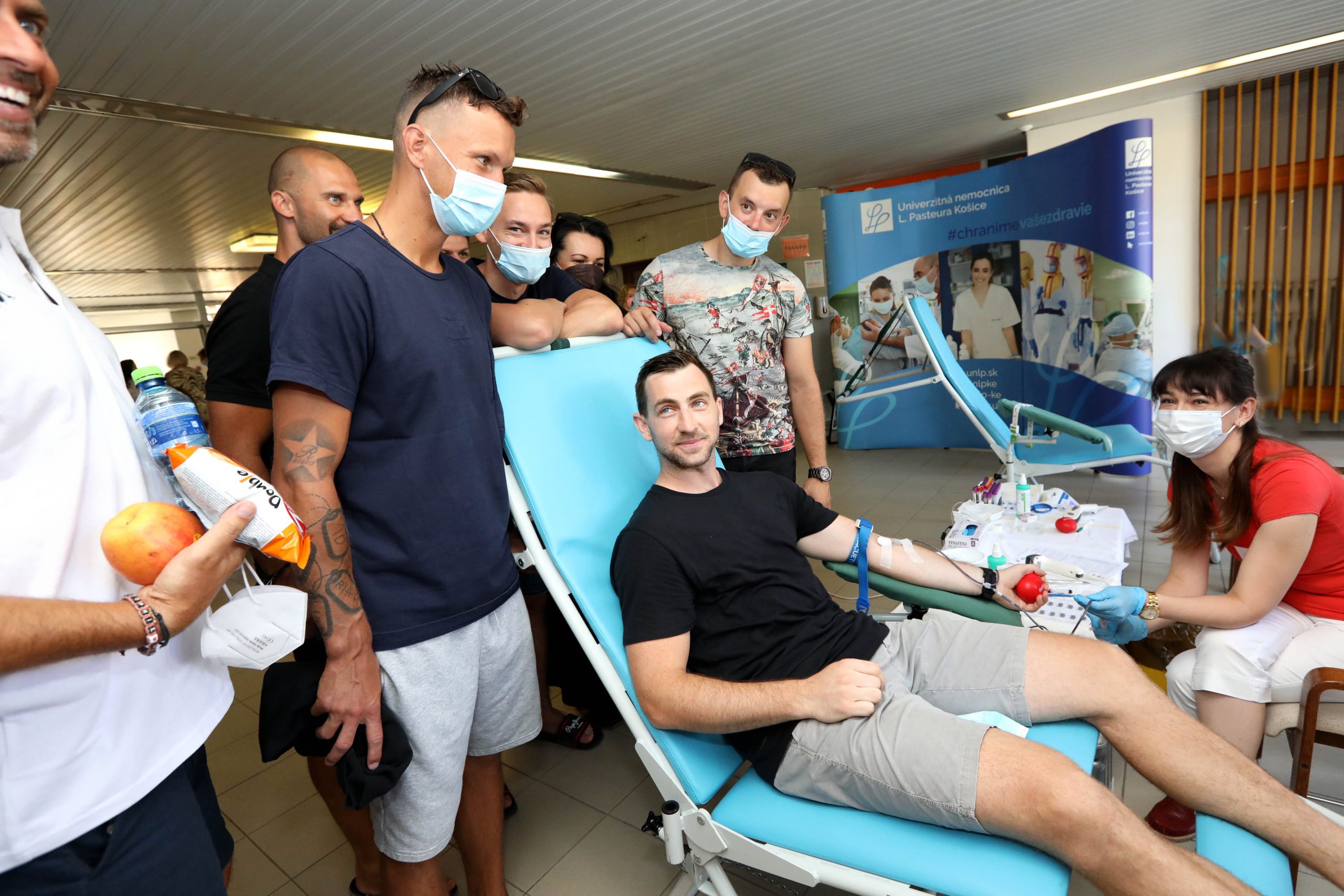 hokejisti darovali krv